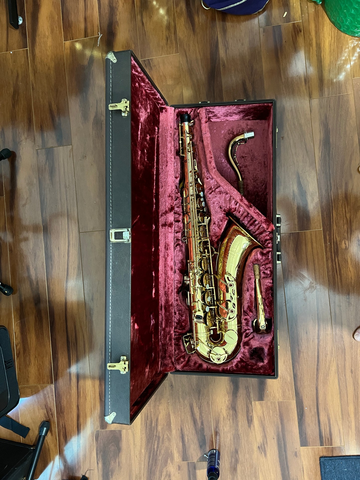 Yamaha YTS-875 Custom Professional Tenor Saxophone - 2 Necks - Black Roo Pads